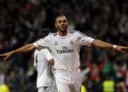 爱游戏官网-日本横扫AC米兰，德容三分雨点燃全场