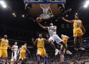 爱游戏世界杯2026-明州新王登基，爱德华兹撕裂火箭，诠释何为关键时刻的勇士