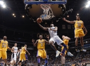 爱游戏世界杯2026-明州新王登基，爱德华兹撕裂火箭，诠释何为关键时刻的勇士