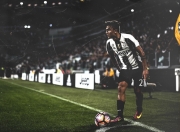 爱游戏-火箭粉碎雄鹿，英格拉姆抢七夜化身孤星，照亮季后赛苍穹