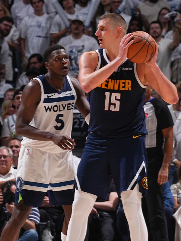 青岛队力克山西队,约基奇带队取胜 青岛队力克山西队,约基奇带队取胜