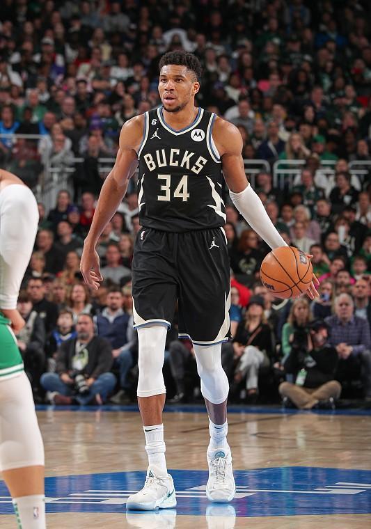 凯尔特人逆转灰熊，字母哥刷新纪录