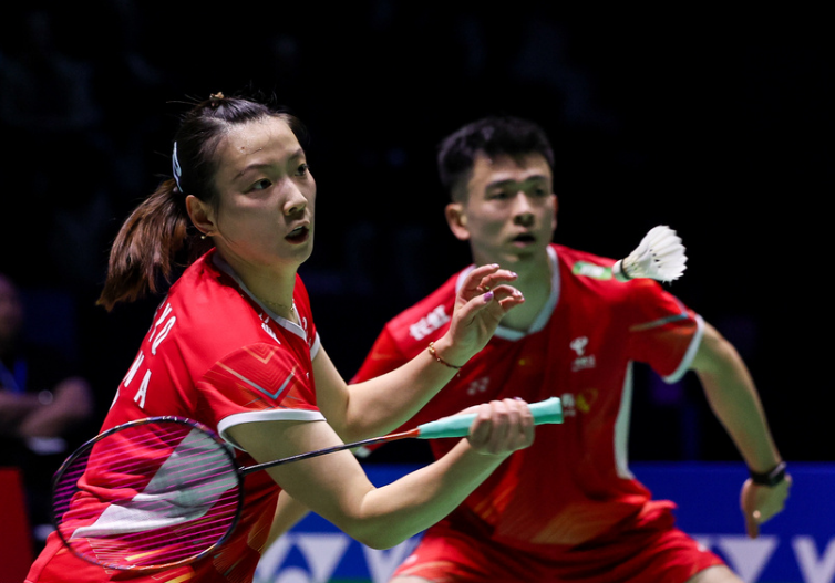 中国队鏖战马来西亚队,郑思维刷新纪录 中国队鏖战马来西亚队,郑思维刷新纪录