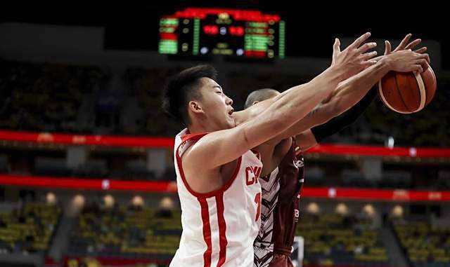 北京男篮表现出色，成功击败对手