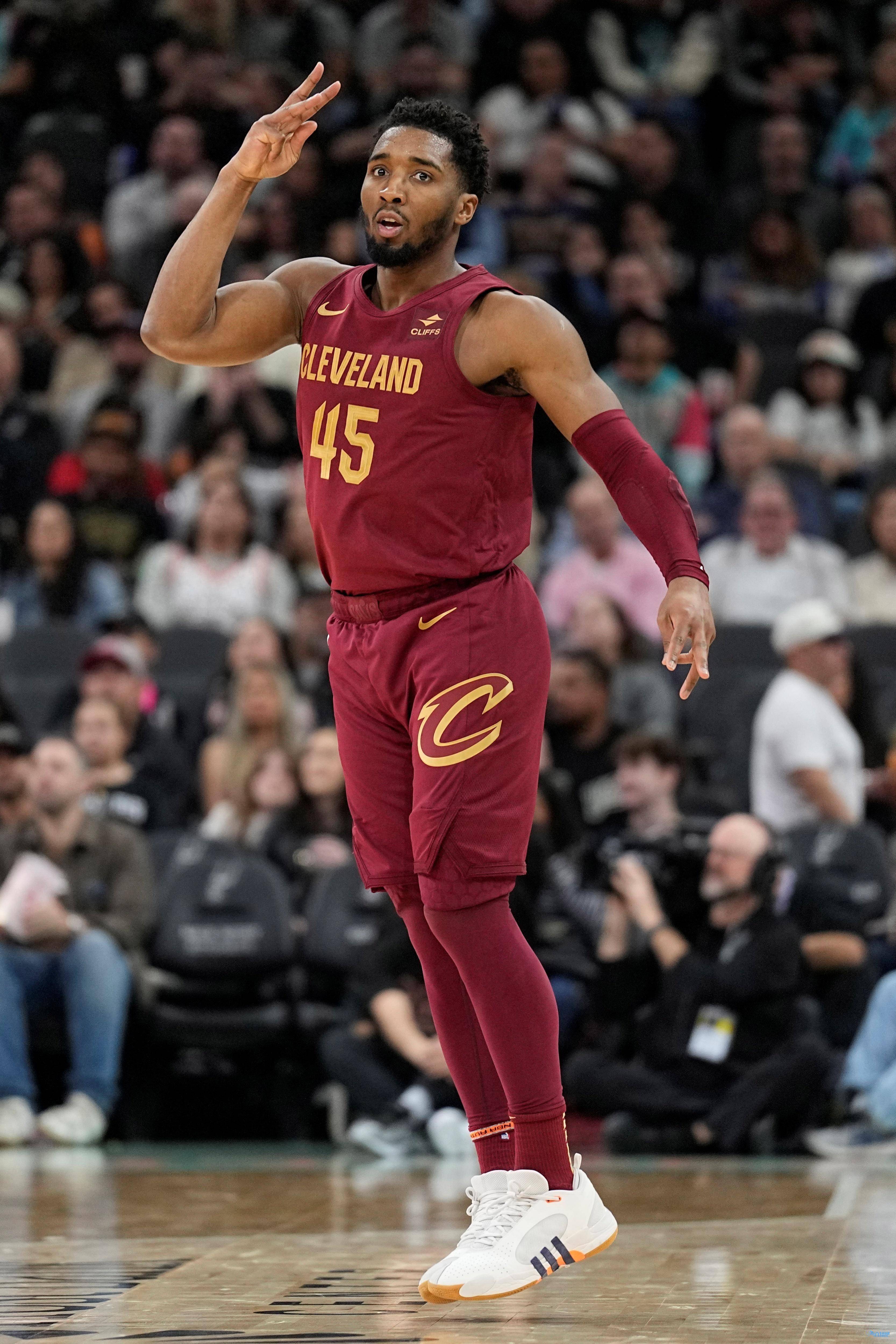 雄鹿胜骑士，表现抢眼，势如破竹