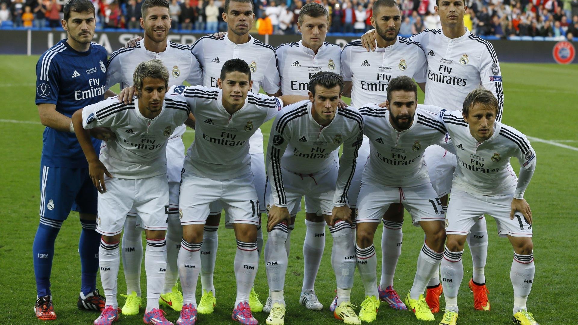 阿什拉夫之夜，当摩洛哥的月光照亮美加墨的绿茵